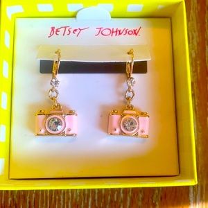 BNWT Betsey Johnson Camera Earrings